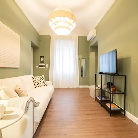 Trilo Superior Vicino Stazione Metro Atp